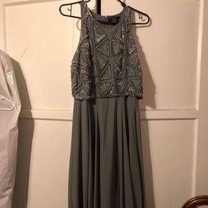 Cute grey dress! Perfect for winter festivities